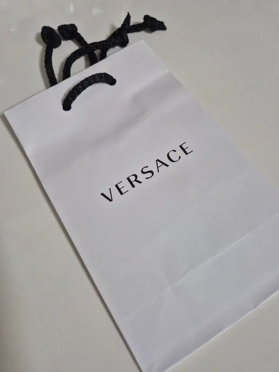 https://media.bunjang.co.kr/product/410658807_1_1779893327_w{res}.jpg
